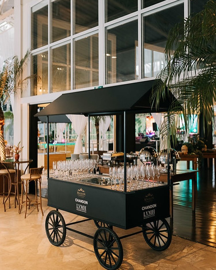 A maison vivenda é também a distribuidora oficial Moet Hennessy, Chandon e Platina em piracicaba.